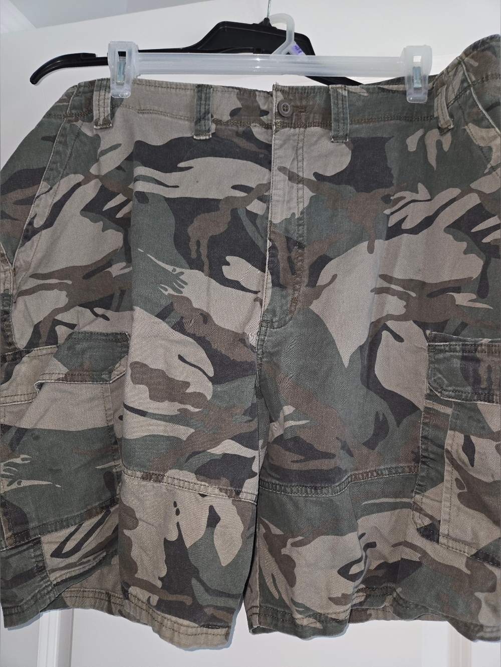 Wrangler Cargo Shorts Men's Size 46 Relaxed Fit Green Camouflage Work Army Camo